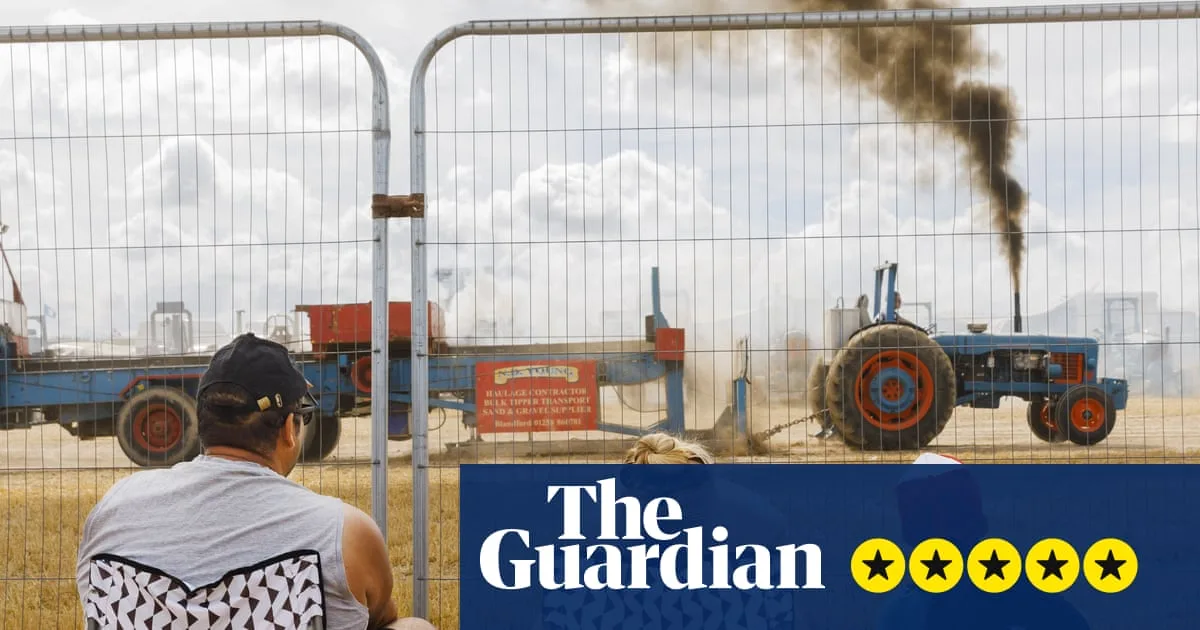 Major retrospective of legendary British photographer Martin Parr opens in Paris