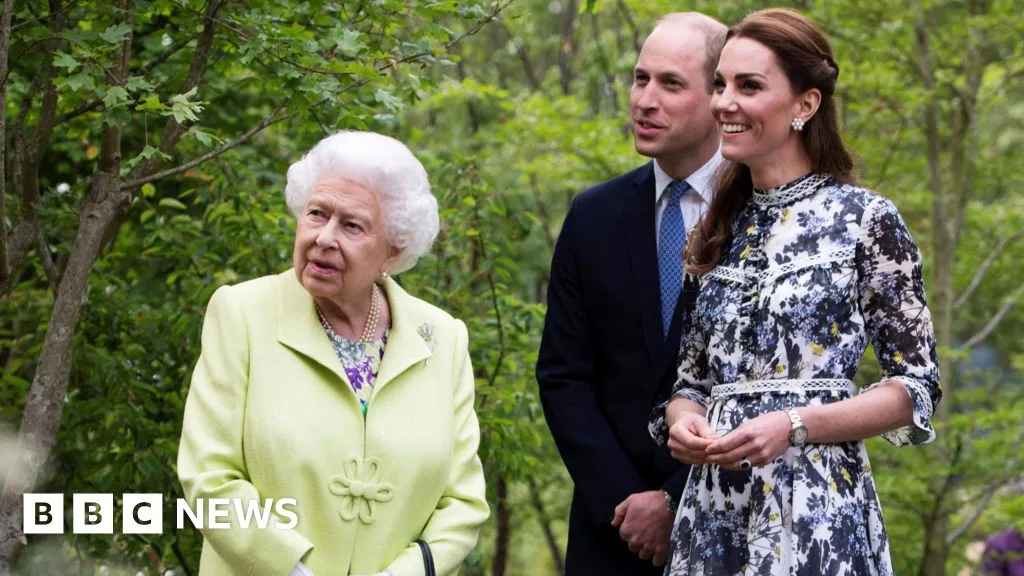 New memorial statue of Queen Elizabeth II unveiled to mark centenary